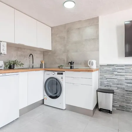 Private Jacuzzi With Sea View And Pool 아파트