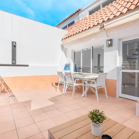 Private Jacuzzi With Sea View And Pool